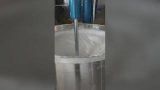 Dispersão estável de 1 tonelada de lama usando um dispersor de 37 kW