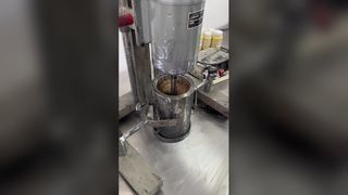 Dispersor de laboratório em pequena escala para dispersão de fertilizantes líquidos